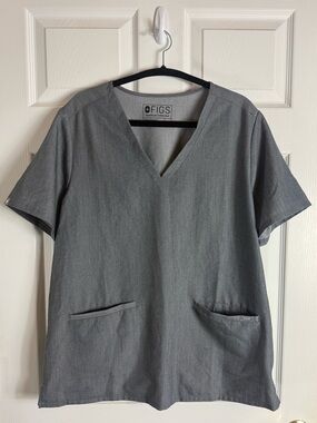 Figs Gray Technical Collection Scrub Top XL